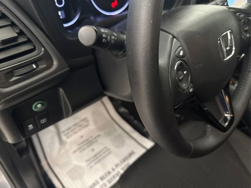 Used 2020 Honda HR-V Sport image 39