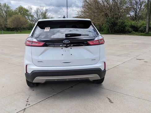 Used 2024 Ford Edge SEL w/ Convenience Package AWD/4WD image 4