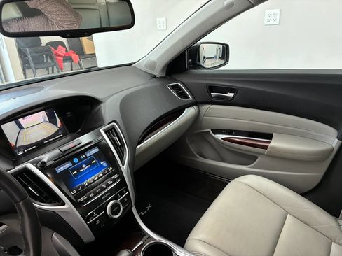 Used 2015 Acura TLX FWD image 16