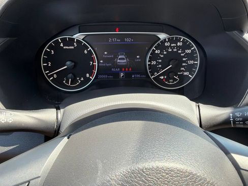 Used 2025 Nissan Altima 2.5 SV FWD image 31