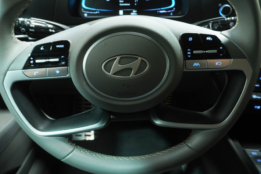 Certified 2026 Hyundai Elantra Sport FWD image 17
