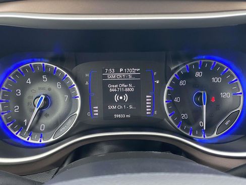 Used 2023 Chrysler Voyager LX image 22