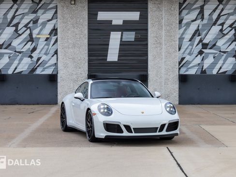 Used 2019 Porsche 911 Carrera GTS image 1