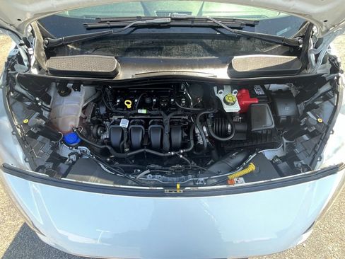 Used 2022 Ford Transit Connect XLT image 9