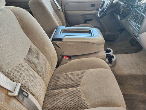 Used 2005 Chevrolet Tahoe LS RWD image 18