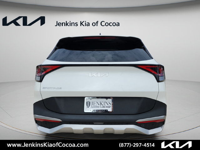 Certified 2024 Kia Sportage LX FWD image 6