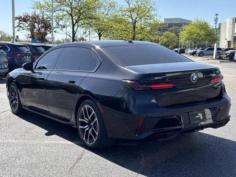 Certified 2023 BMW 760i xDrive w/ Executive Package AWD/4WD image 7
