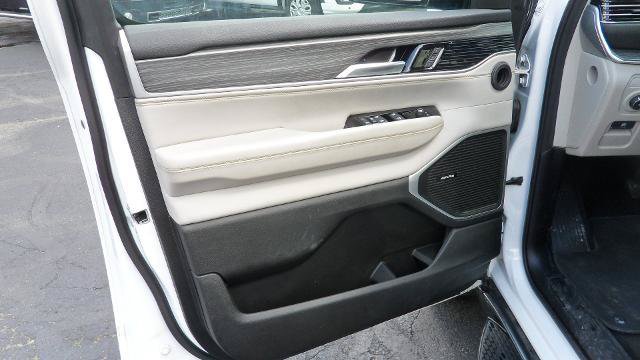 Used 2024 Jeep Wagoneer Series II w/ Flexible Seating Group AWD/4WD image 27