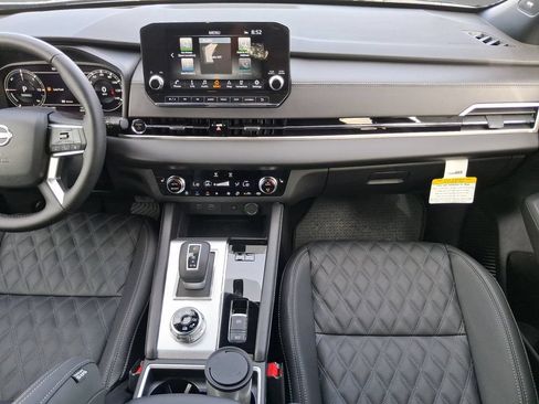 New 2026 Nissan Rogue Platinum AWD/4WD image 4