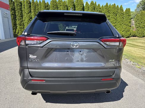 Used 2025 Toyota RAV4 XLE AWD/4WD image 4