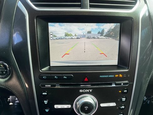 Used 2018 Ford Explorer Platinum AWD/4WD image 11