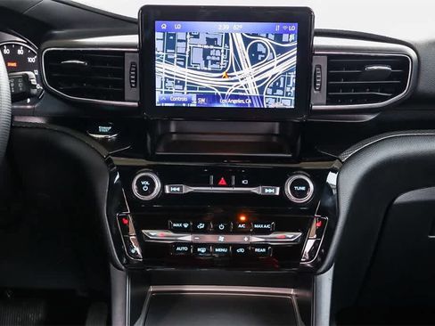 Used 2022 Ford Explorer ST-Line image 13