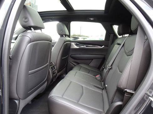 Used 2020 Cadillac XT5 Premium Luxury AWD/4WD image 16
