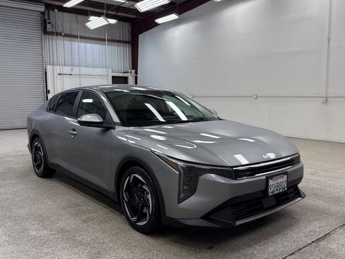 Used 2025 Kia K4 EX image 27