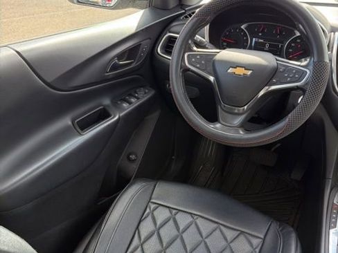 Used 2018 Chevrolet Equinox LT w/ Sun & Infotainment Package image 12