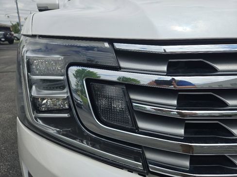 Used 2019 Ford Expedition Limited w/ Special Edition Package RWD image 21