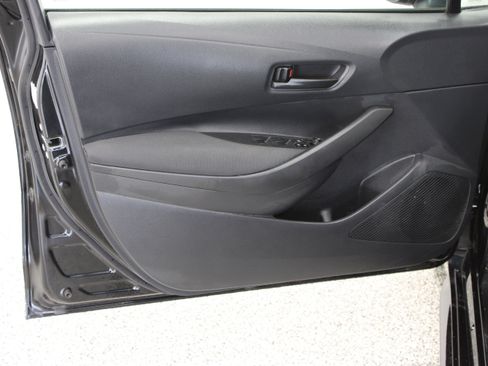 Used 2026 Toyota Corolla LE FWD image 12