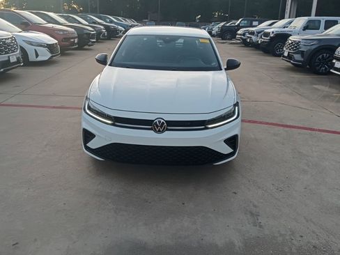 Used 2025 Volkswagen Jetta Sport FWD image 5
