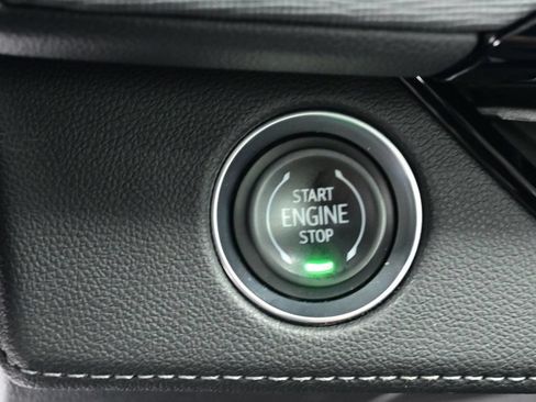 Used 2025 Buick Enclave Sport Touring w/ Power Package AWD/4WD image 39