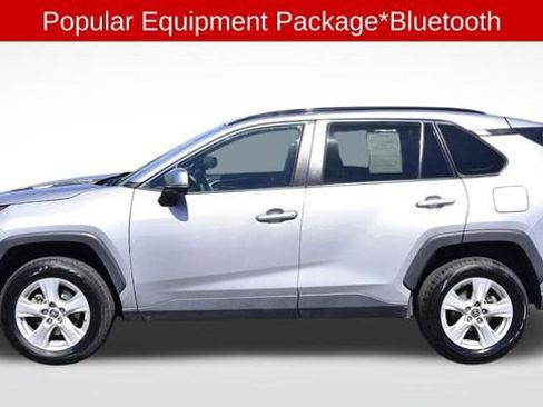 Used 2021 Toyota RAV4 XLE FWD image 2