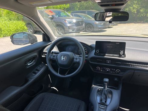 Used 2024 Honda HR-V LX image 35