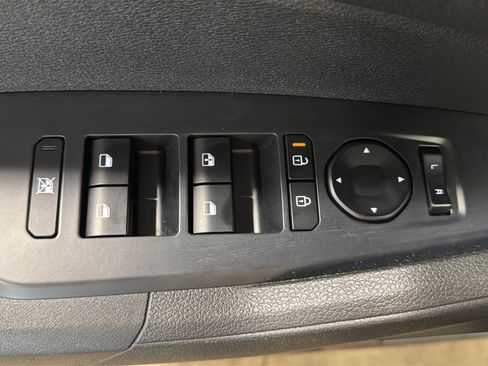 Used 2026 Kia Sportage LX FWD image 16