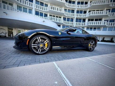 Used 2019 Ferrari Portofino image 13