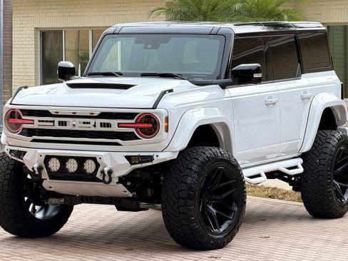 Used 2025 Ford Bronco Outer Banks image 6