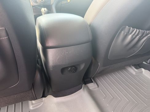 Used 2014 Hyundai Santa Fe GLS FWD image 17