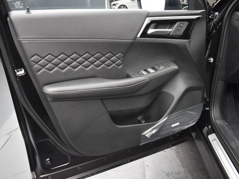 New 2025 Mitsubishi Outlander SEL Black Edition image 9