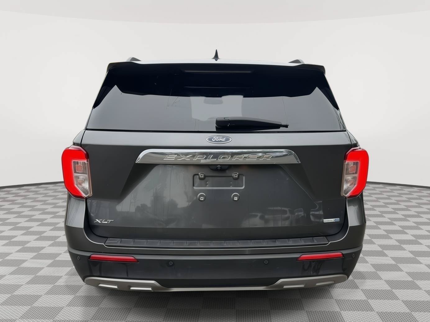 Used 2020 Ford Explorer XLT w/ Equipment Group 202A AWD/4WD image 6