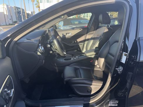 Used 2018 Mercedes-Benz GLA 250 w/ AMG Line Exterior image 8