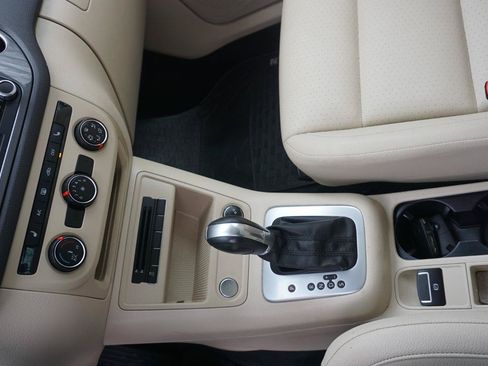 Used 2015 Volkswagen Tiguan SE FWD image 14