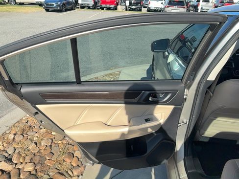 Used 2019 Subaru Legacy 2.5i Limited AWD/4WD image 12