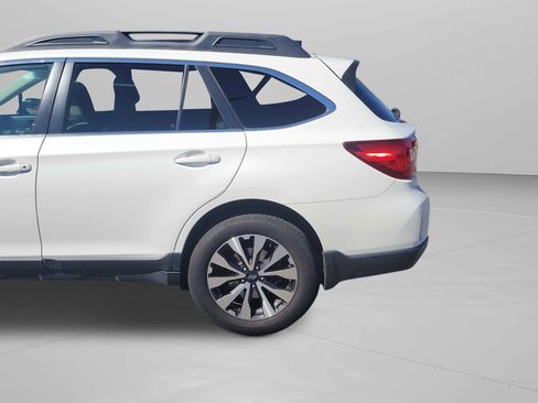 Used 2017 Subaru Outback 2.5i Limited image 30