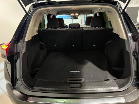 Used 2023 Nissan Rogue SV image 31