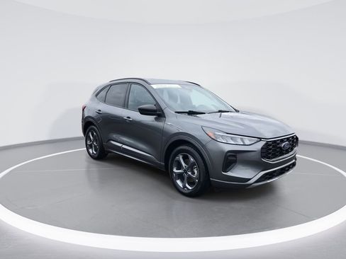 Used 2024 Ford Escape ST-Line w/ Cold Weather Package image 2