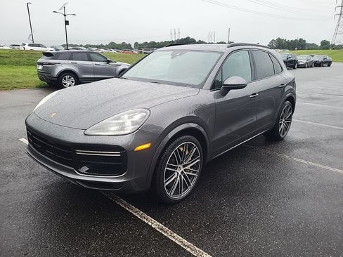 Used 2019 Porsche Cayenne Turbo AWD/4WD image 3