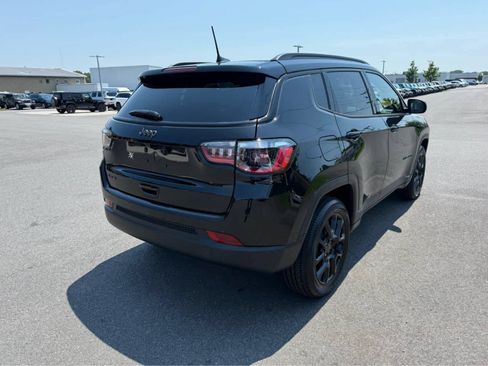 Used 2026 Jeep Compass Latitude w/ Quick Order Package 29K AWD/4WD image 8