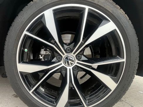 Used 2022 Volkswagen Tiguan SEL R-Line image 7