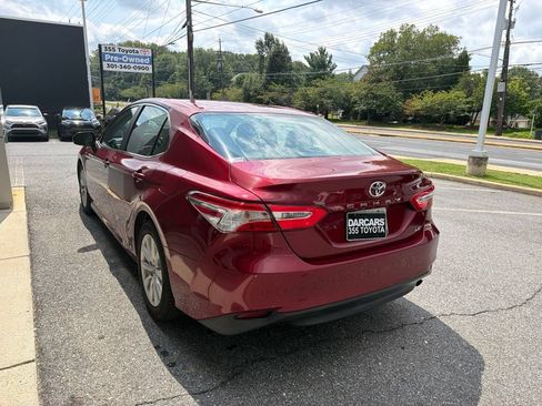 Used 2018 Toyota Camry LE FWD image 5