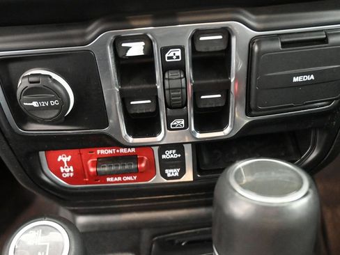 Used 2023 Jeep Gladiator Rubicon w/ LED Lighting Group image 4