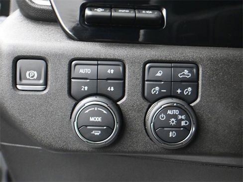 Used 2024 Chevrolet Silverado 2500 High Country w/ High Country Premium Package image 14