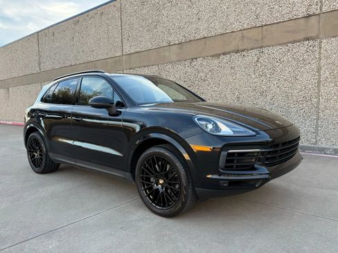 Used 2019 Porsche Cayenne Sport Utility 4D image 8