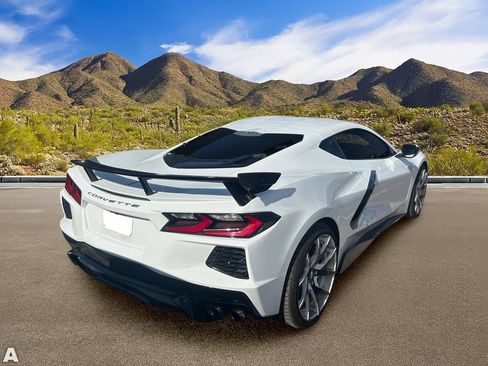 Used 2020 Chevrolet Corvette Stingray Preferred Cpe w/ 2LT Preferred Equipment Group RWD image 4