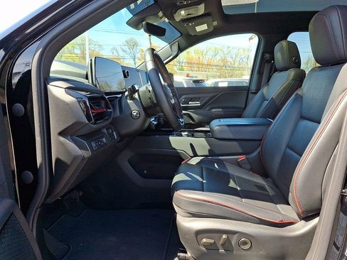 Certified 2024 Chevrolet Silverado EV RST image 15