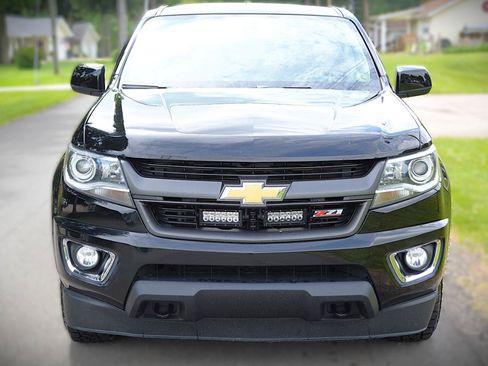 Used 2018 Chevrolet Colorado Z71 AWD/4WD image 2