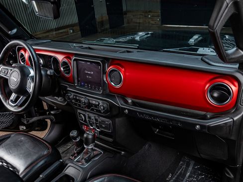 Used 2023 Jeep Wrangler Unlimited Rubicon w/ Steel Bumper Group image 17