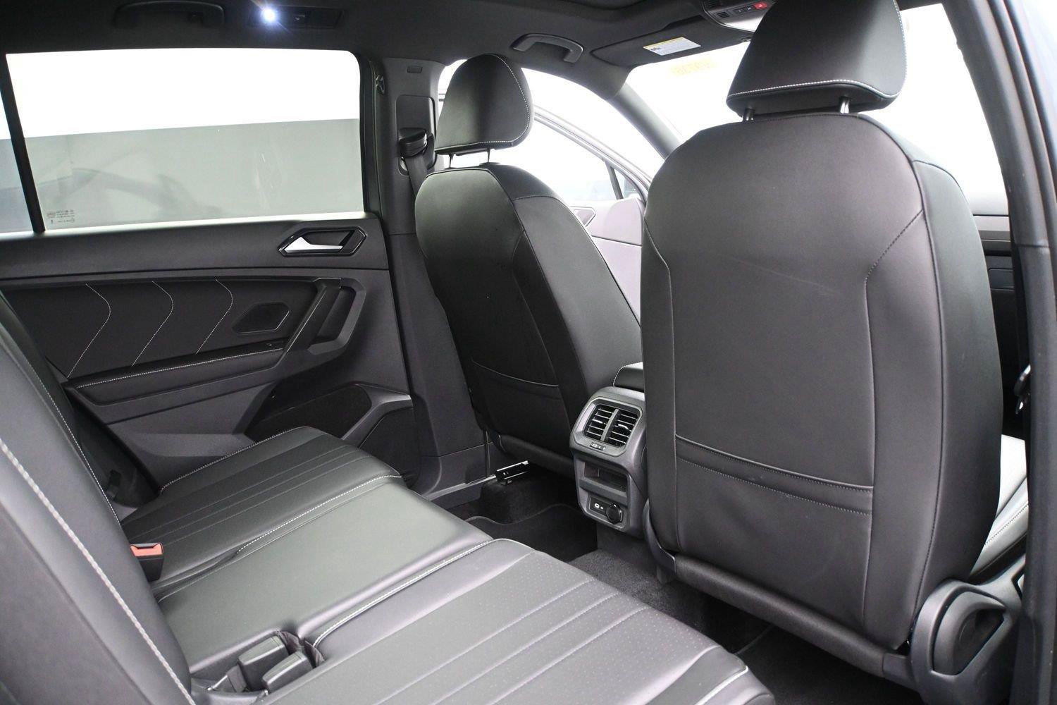 Certified 2023 Volkswagen Tiguan SE R-Line AWD/4WD image 20