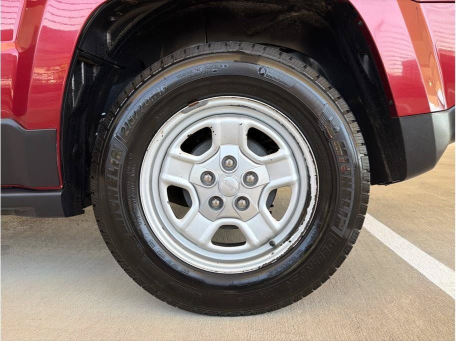 Used 2014 Jeep Patriot Sport FWD image 23